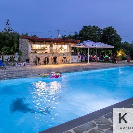 Jovanna Studios In The Nature With Pool! Mousata Buitenkant foto